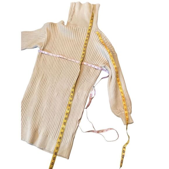 Softly Structured Ribbed Turtleneck Tunic Sweater Size: XS - Picture 4 of 6